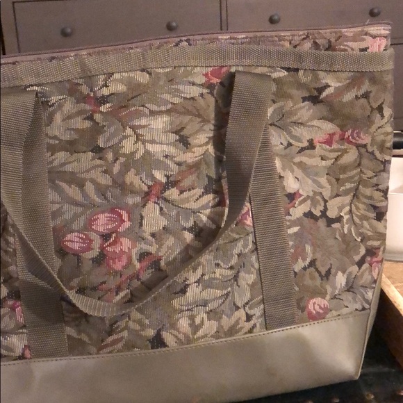 Sweet vintage gray American Tourister travel tote - Picture 12 of 13